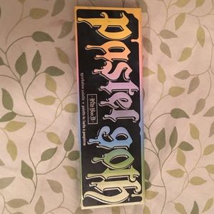 KVD Pastel Goth Palate
